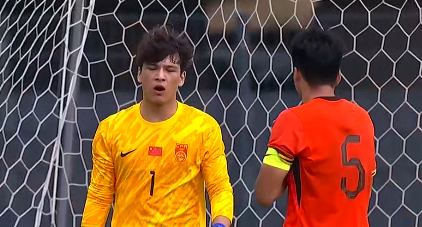MK体育官方网站-U19国足4分钟丢2球！依合散超巨失误，刘佳乐送礼，久帅不满